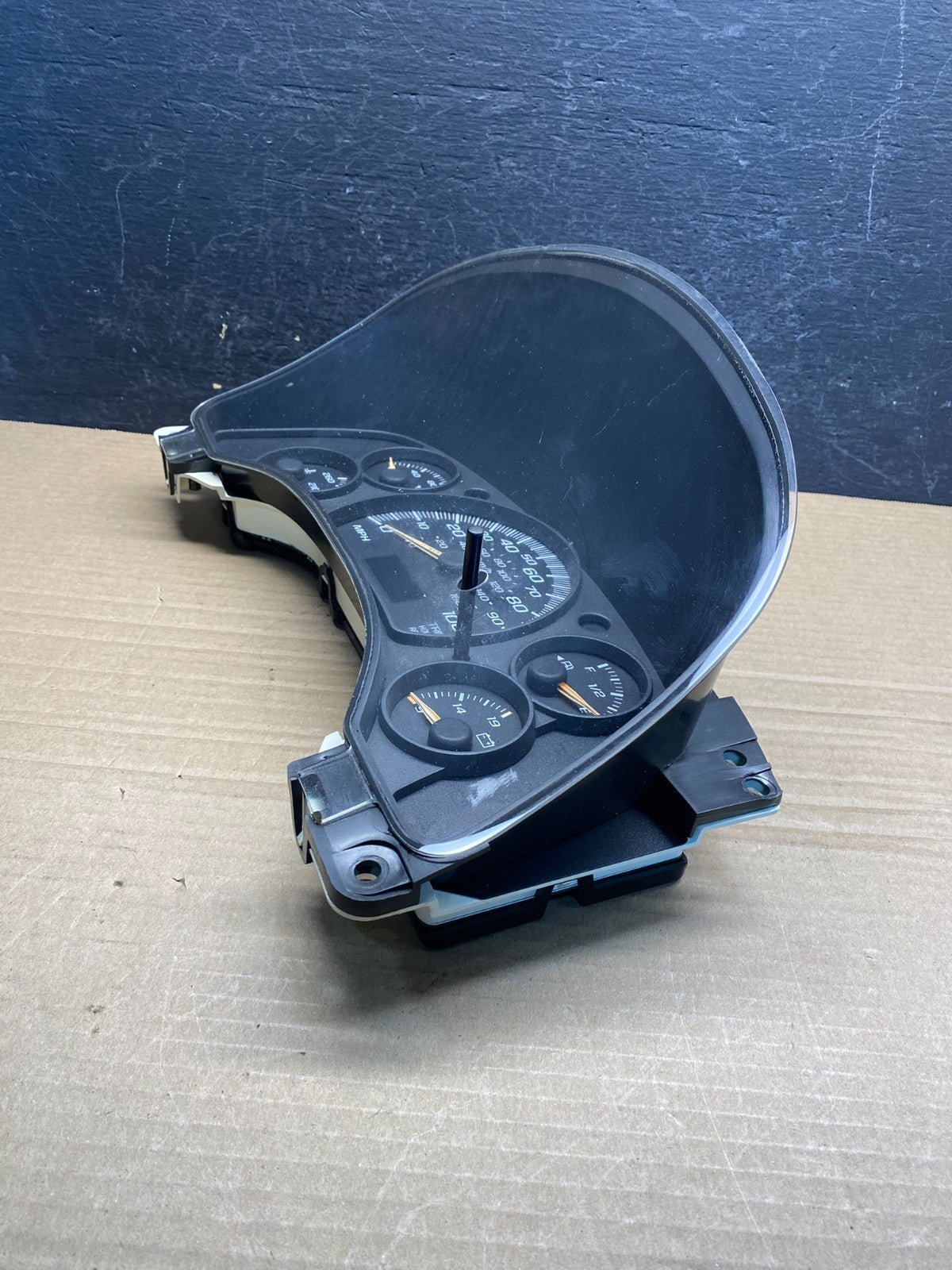 2004 to 2007 Chevrolet Express Speedometer Cluster Gauge AF3816 DW2