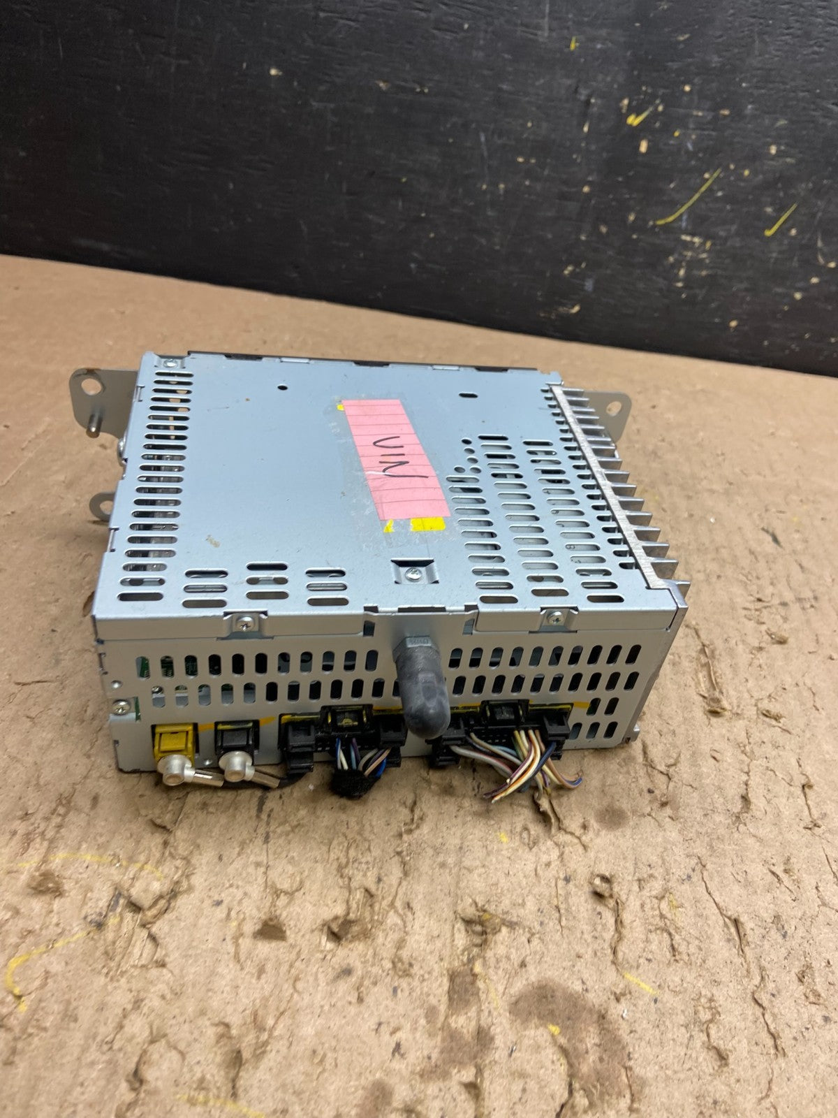 2013 to 2014 Ford Edge AM/FM Radio Reciever OEM t8358 DG3