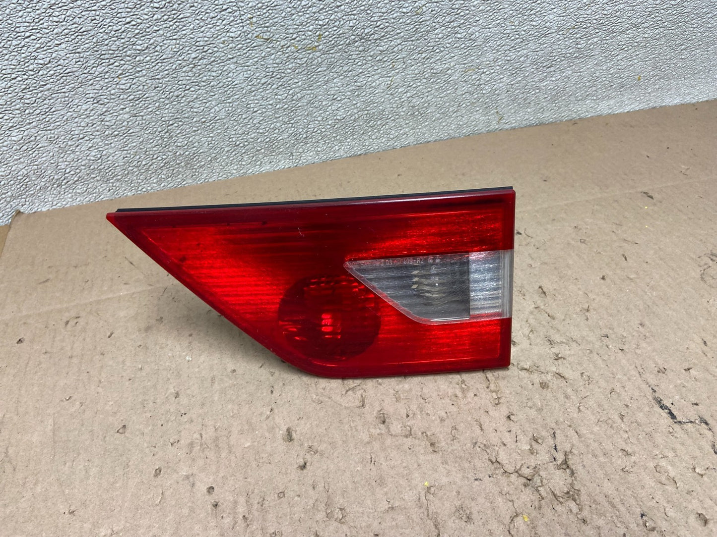 2004 2005 2006 Bmw X3 Right Passenger Rh Inner Tail Light OEM Z6341 DW0