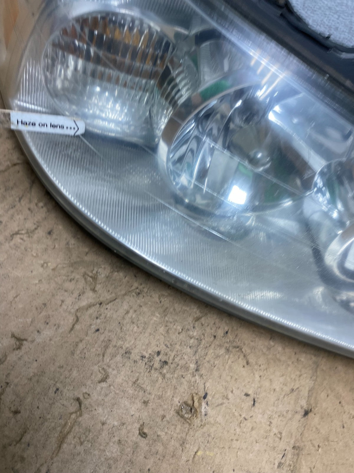 2005 to 2011 Lincoln Town Car Right Passenger Rh Side Headlight AD0691 DW4