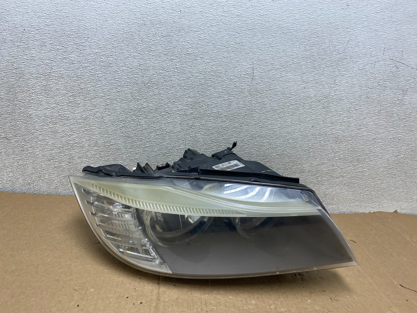 2009-2011 BMW 3 Series 328i 4/D Sedan Headlight Halogen Right Passenger U9793 DW0