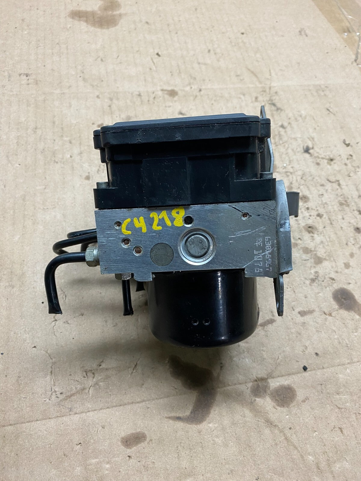 2006 to 2011 BMW 328i 330i ABS Anti-Lock Brake Pump 6771824 C42180