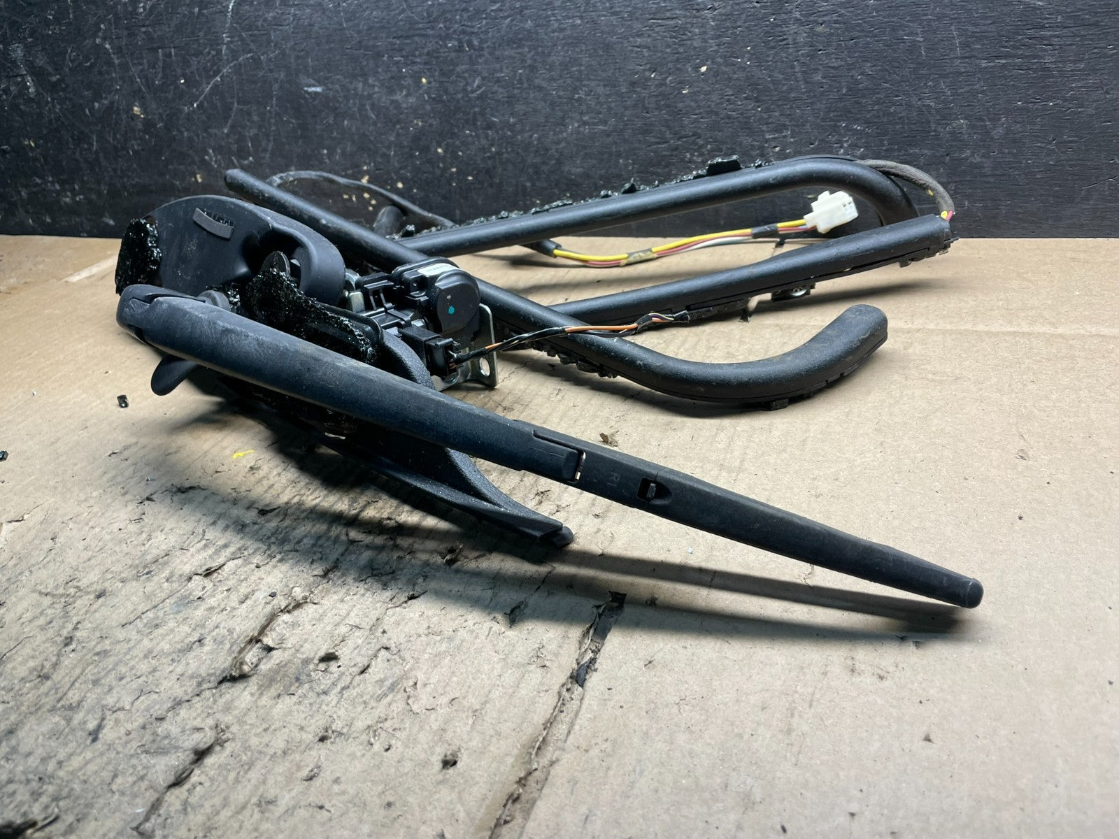 2011-2013 Jeep Grand Cherokee Tailgate Back Door Rear Wiper Motor Wiper V9218 DG2