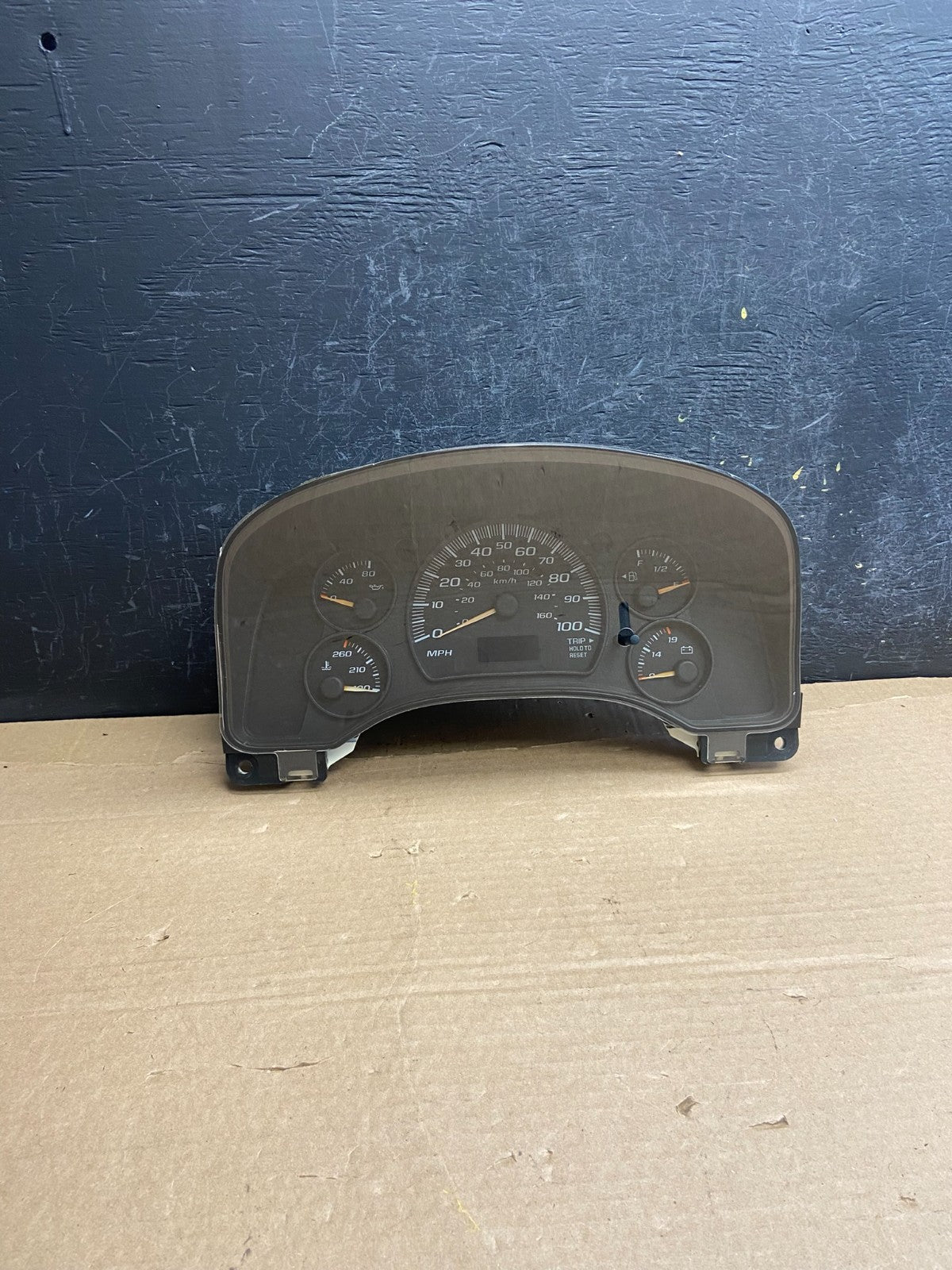 2003 to 2007 Chevrolet Express Speedometer Cluster Gauge 25755008 AF24730