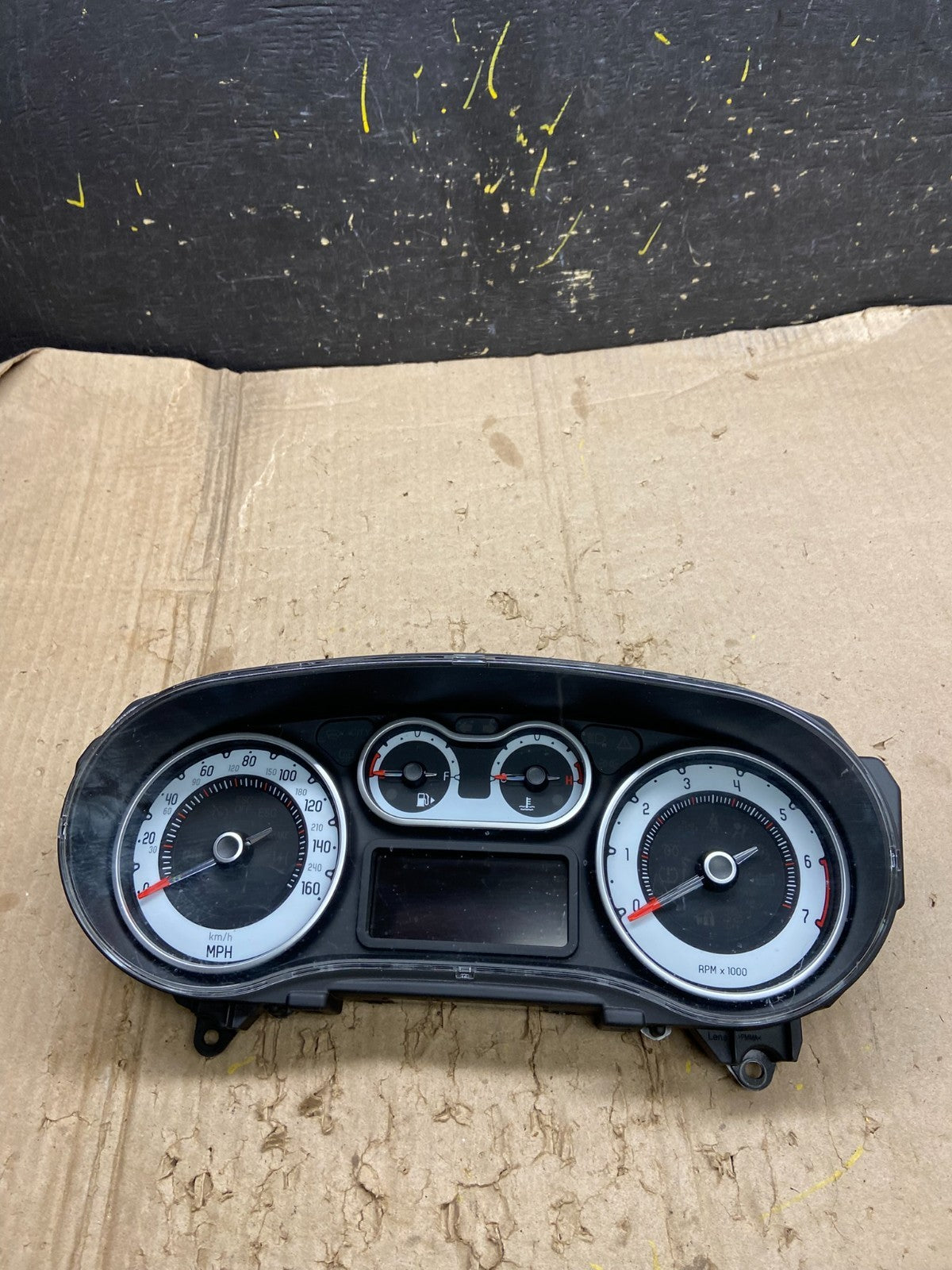 2014 - 2017 Fiat 500L Dash Instrument Cluster Speedometer X6359 DG0