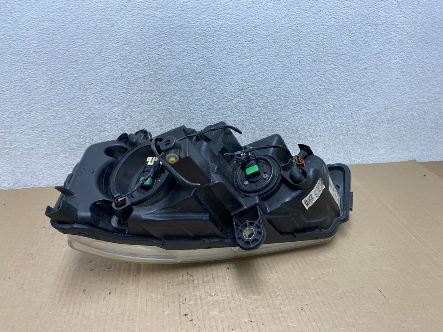 2011 to 2016 Chrysler Town and Country Right Passenger Headlight AF5854 DW6