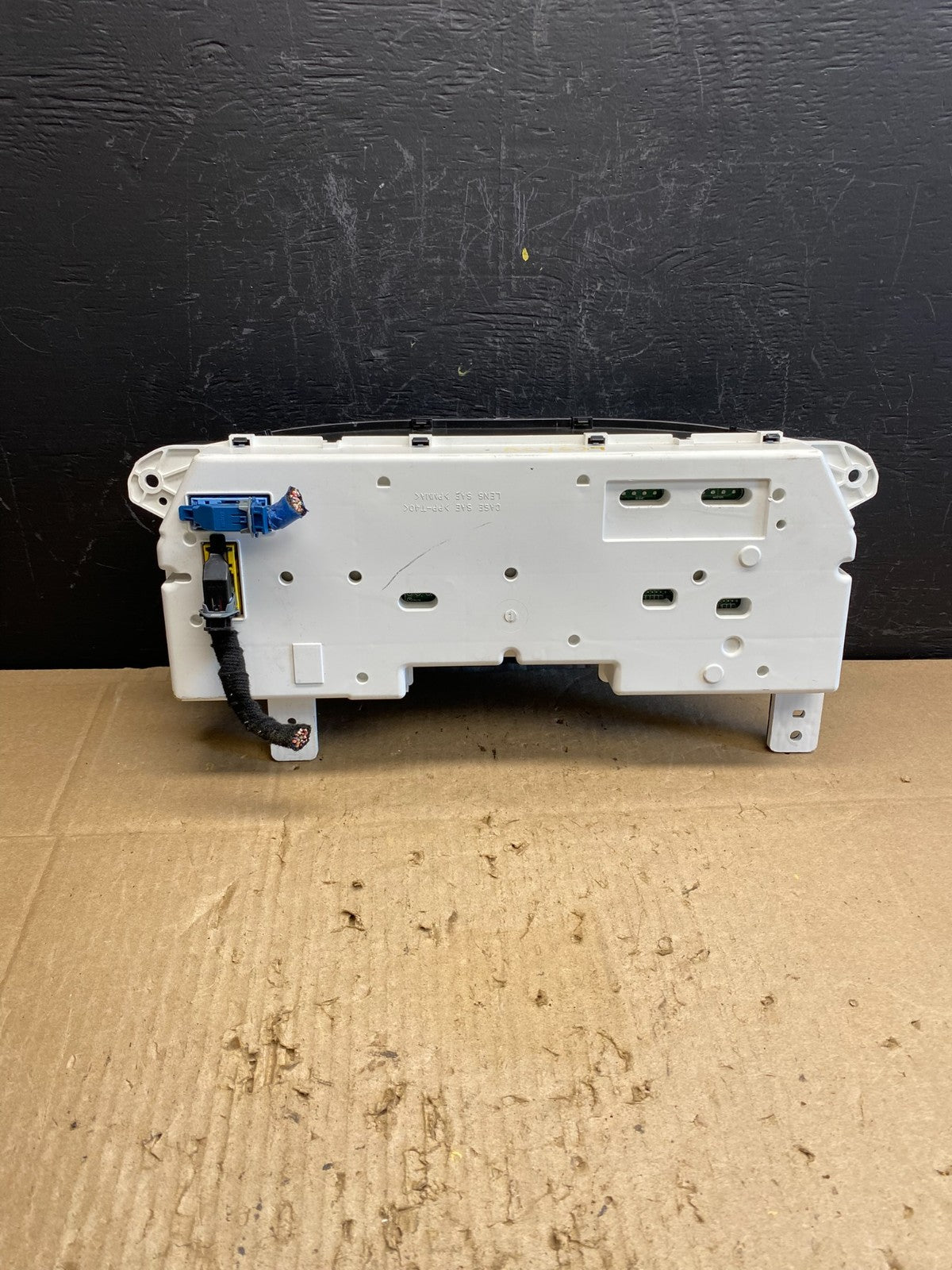 2005 to 2006  Lincoln Navigator Speedometer Gauge Cluster AC4639 DG4