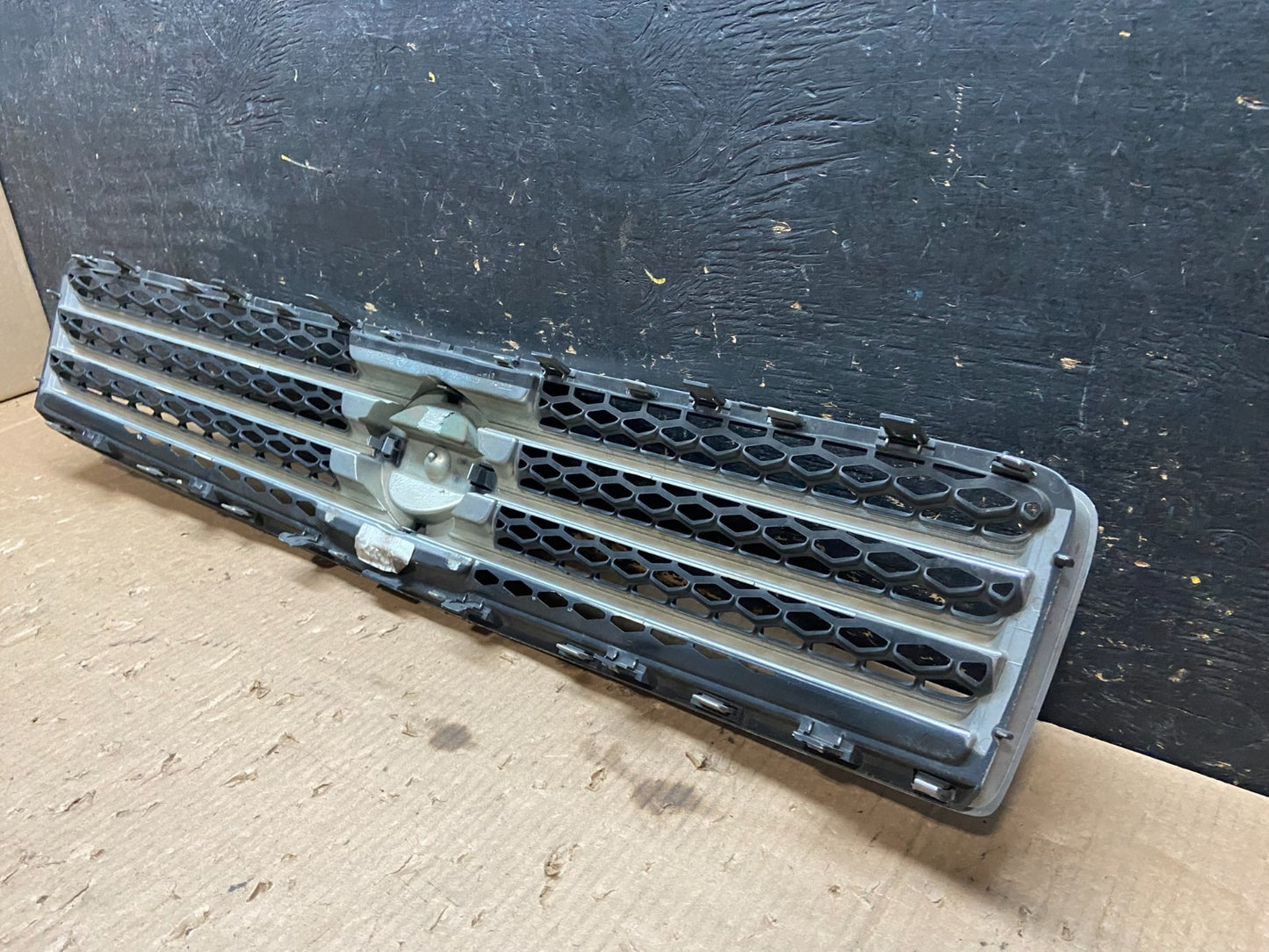 2009 to 2011 Nissan Maxima Front Upper Grill Grille 62070-9N00A Z3220 DG6