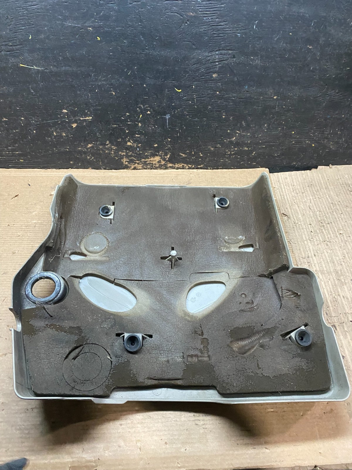 2004 to 2007  Cadillac CTS 3.6L Plastic Engine Cover Shield V9640 DG5
