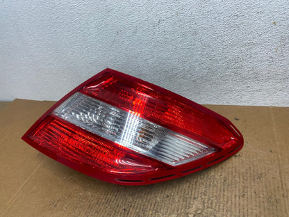 2008 2009 2010 2011 Mercedes C-Class Right Passenger Tail Light AE2871 LK1