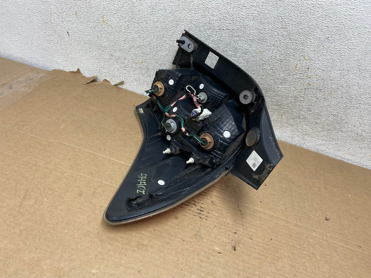 2014-2016 Subaru Forester Left Driver LH Side Tail Light AH4022 LK5