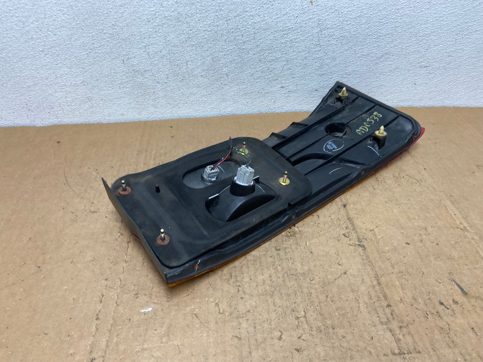2002-2004 Honda Odyssey Right Passenger RH Side Tail Light Inner AD0538 LK7