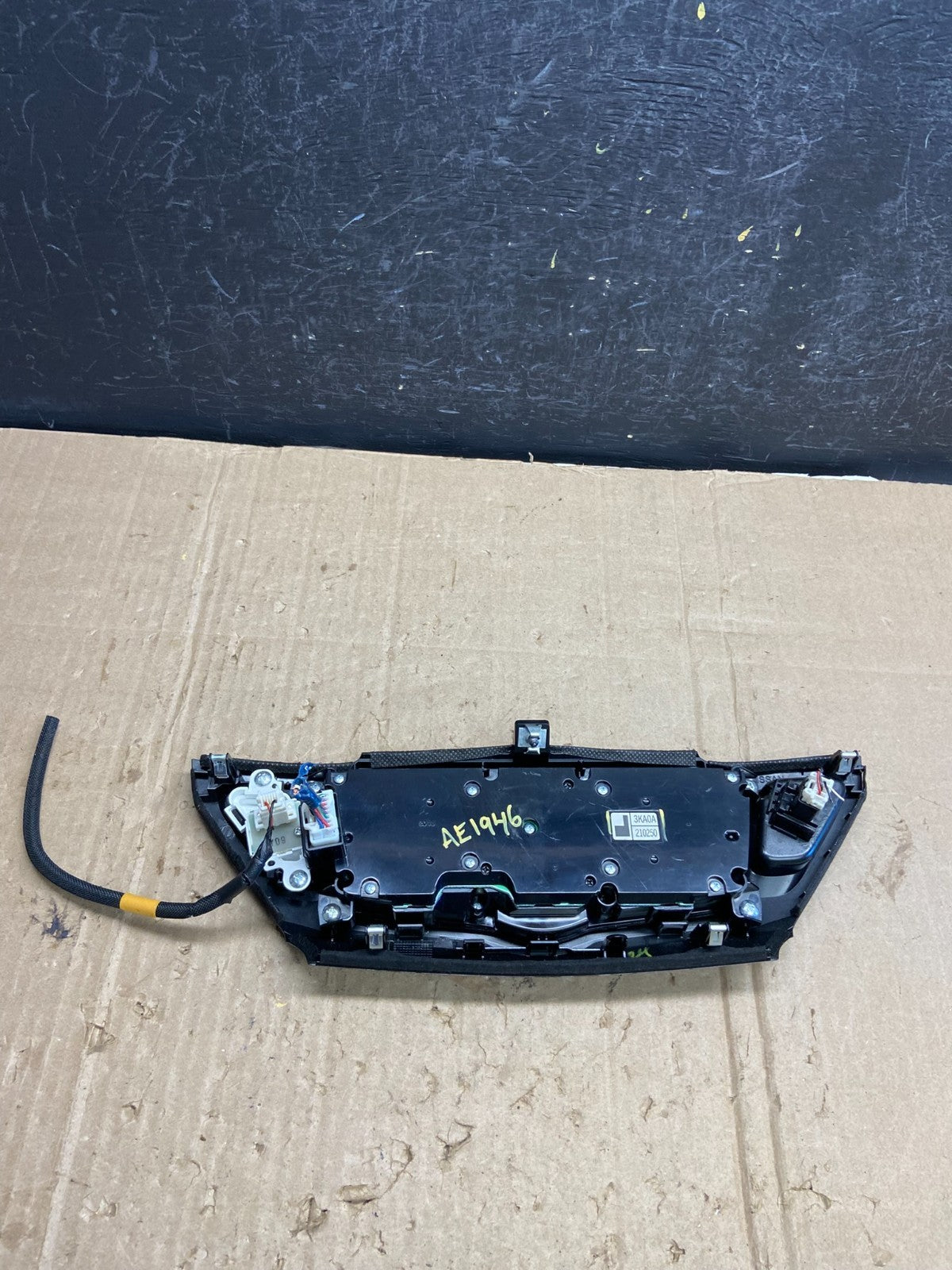 2013 to 2015 Nissan Pathfinder Information Display Control AE1946 DG4