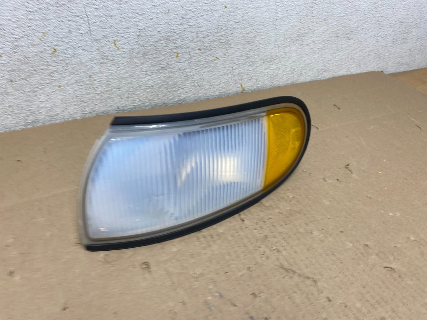 1993 to 1995 Nissan Quest Left Driver LH Side Turn Signal Oem N2296 DW2