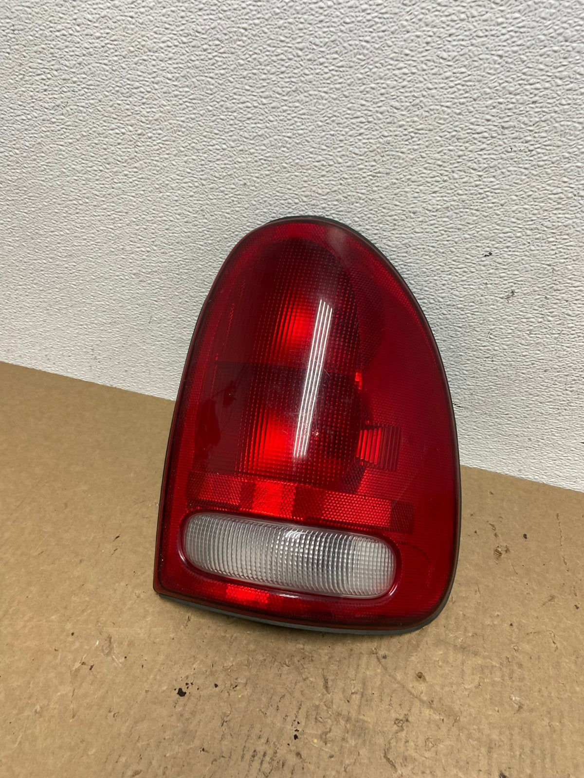 1998 to 2003 Dodge Durango Tail Light Right Passenger RH Side AA8670 DW0
