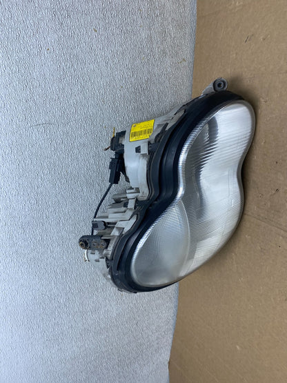 2001 - 2004 Mercedes-Benz C Class Halogen Right Passenger Headlight OEM U9791 DW1