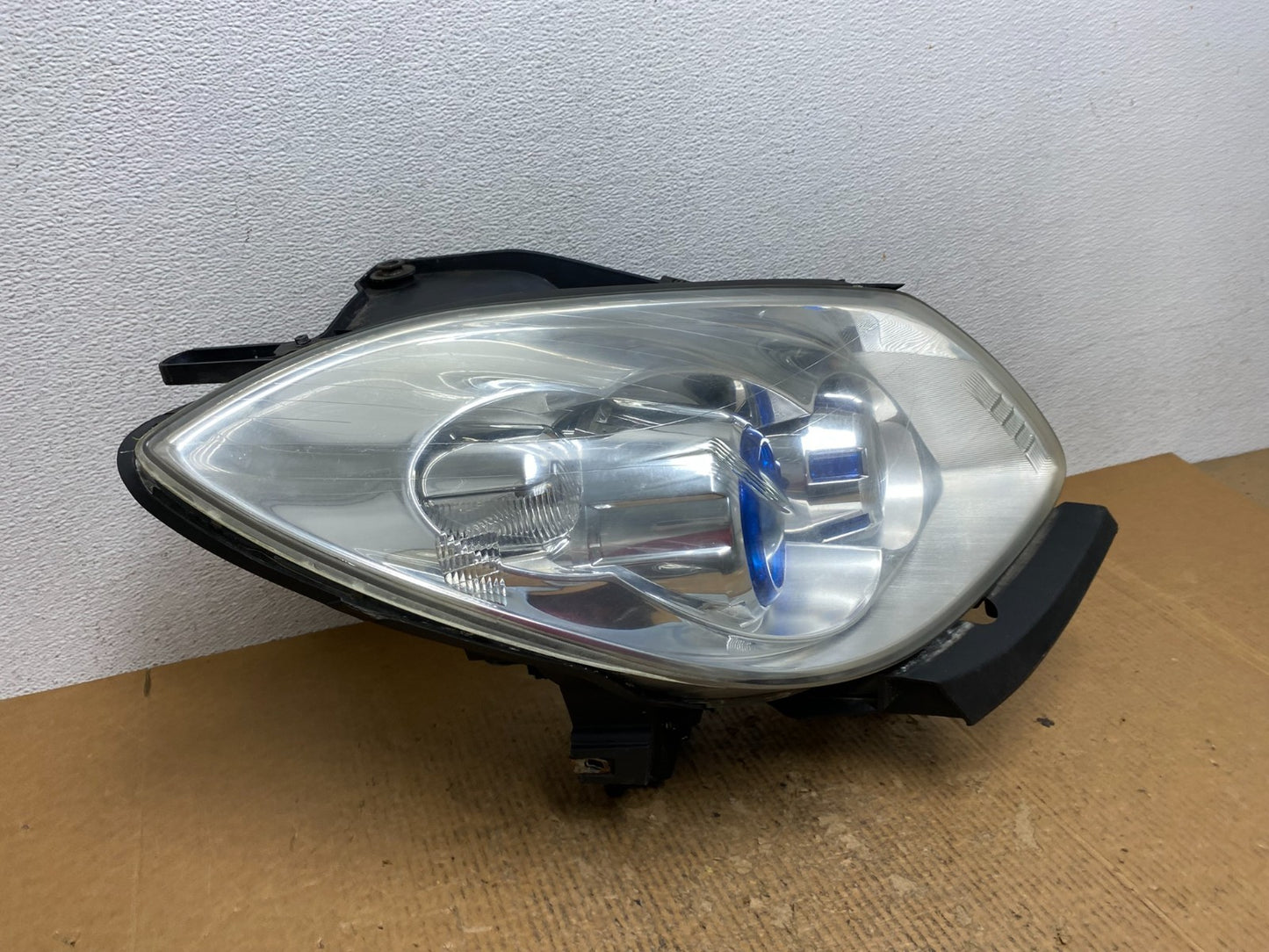 2008-2012 Buick Enclave Right Passenger Headlight Xenon Hid Two Ballast AE27552