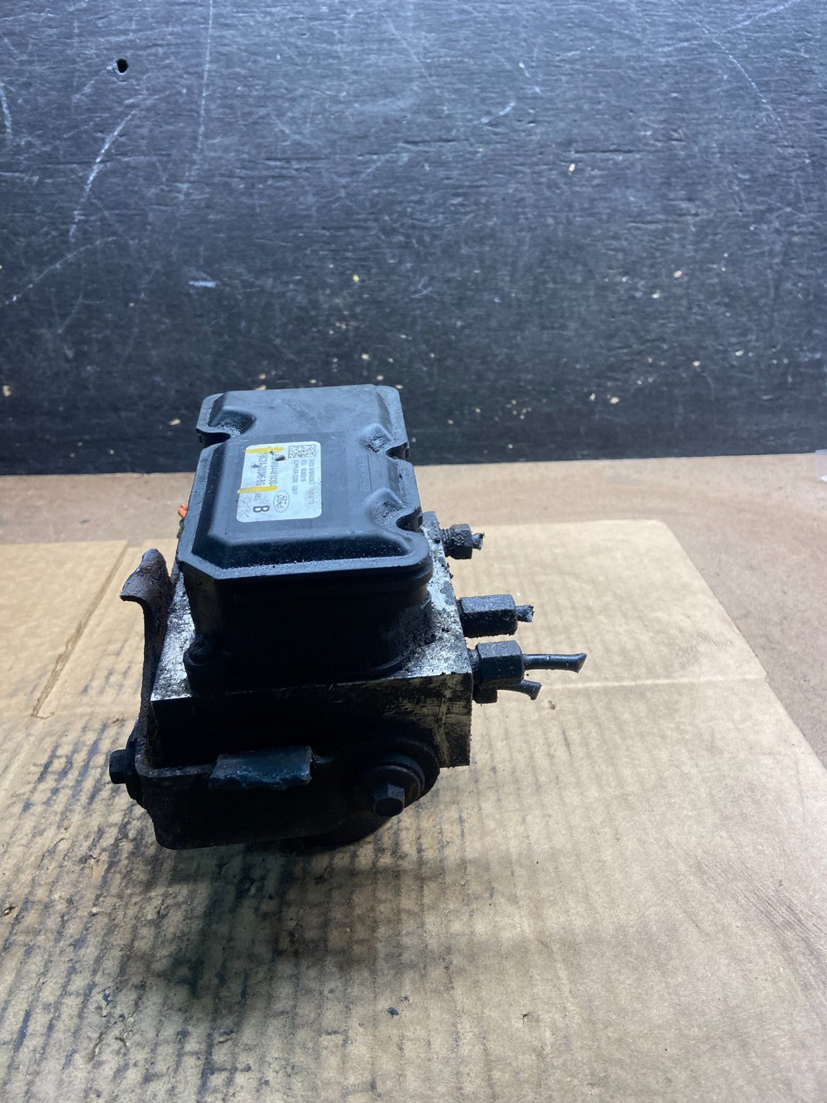 2011 - 2014 Ford E250 E350 Van  ABS Anti Lock Brake Pump Module Oem y4383 DG4