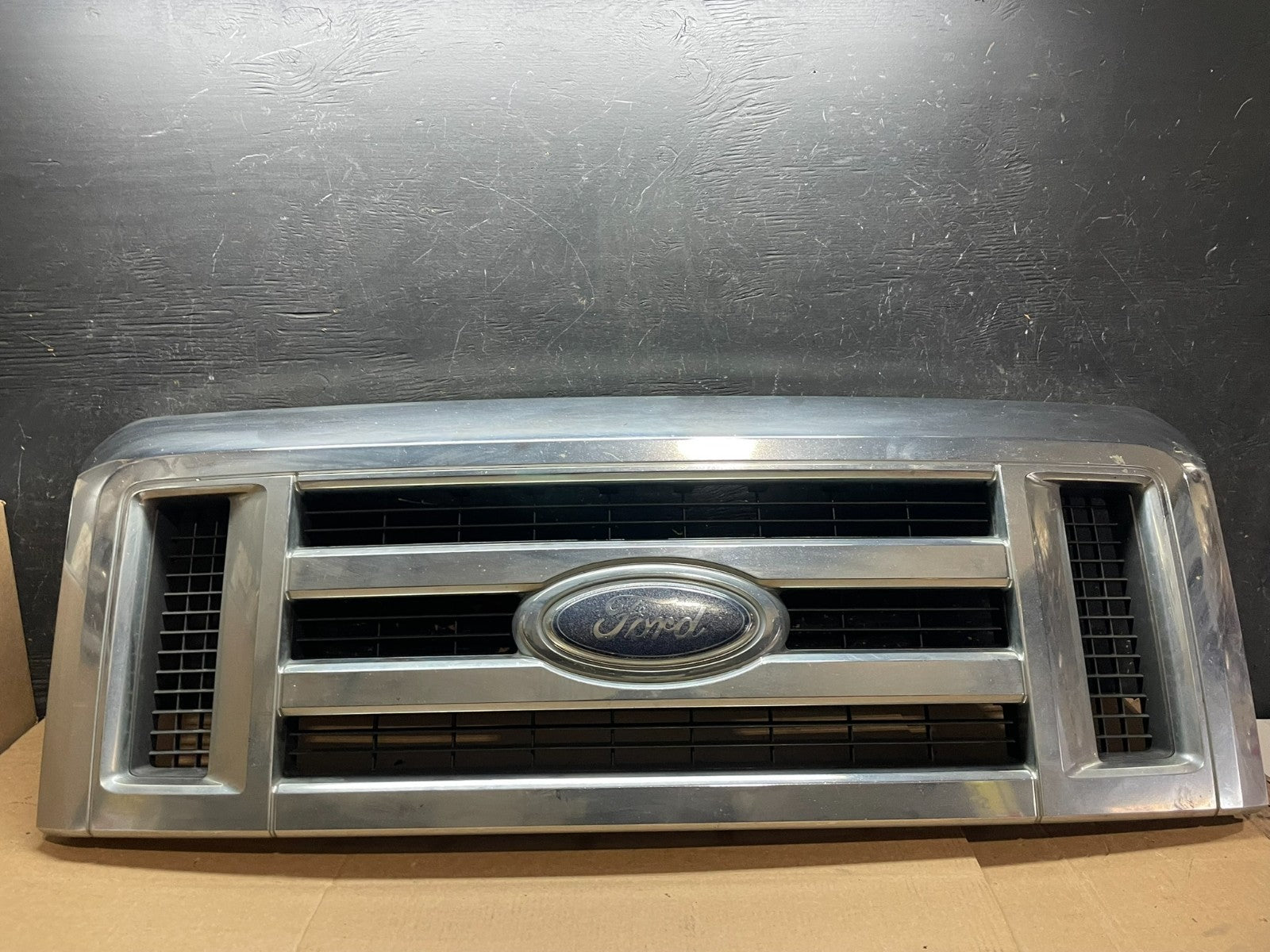 2008 to 2014 Ford Econoline E150 E250 Front Upper Chrome Grill Grille y9315 DG0