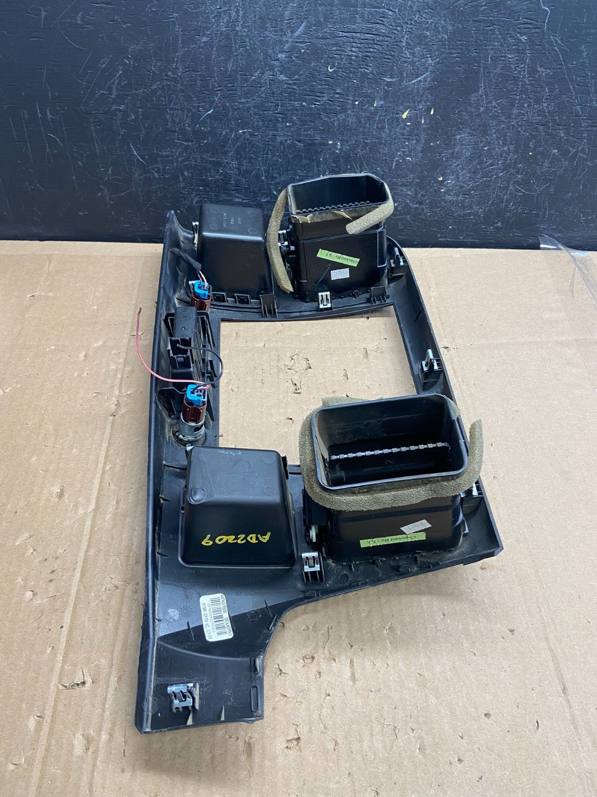 2007 to 2014 Silverado Sierra Center Console Radio Bezel Air Vents ad2209 DG4