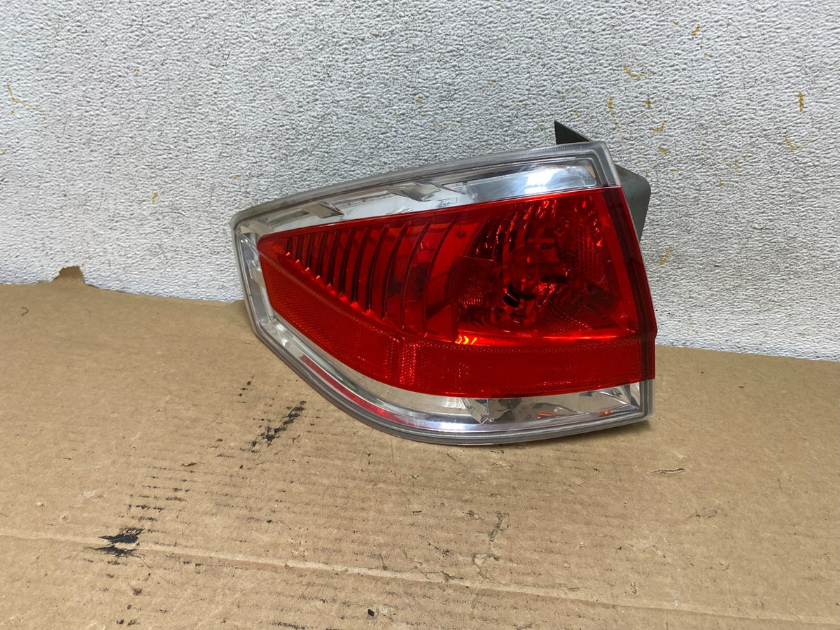 2008 2009 2010 2011 Ford Focus Sedan Left Driver Lh Side Tail Light AH8122 DW0