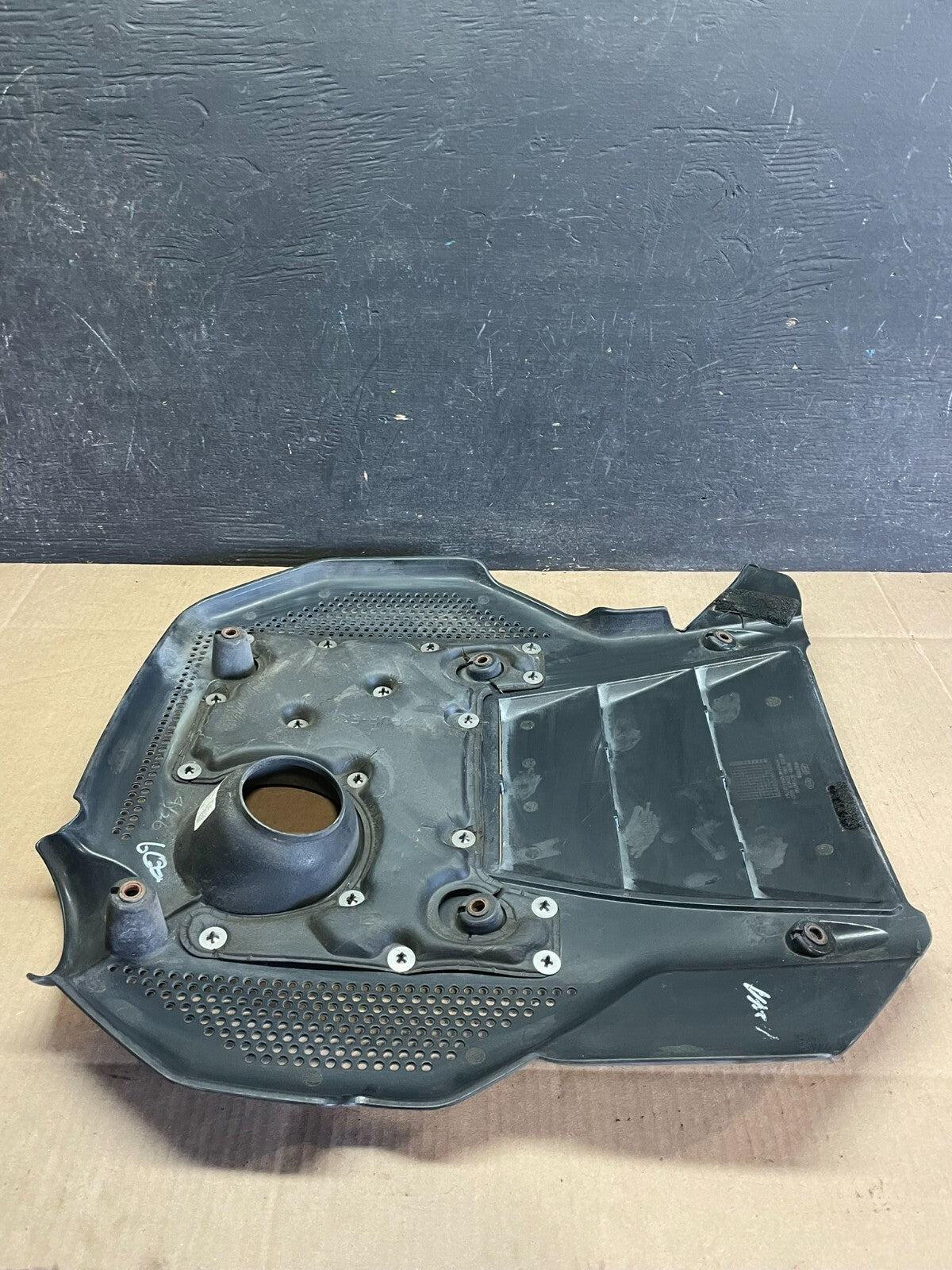 2007 to 2010 Hyundai Azera V6 3.8L Engine Motor Shield Cover OEM J6871 DG6