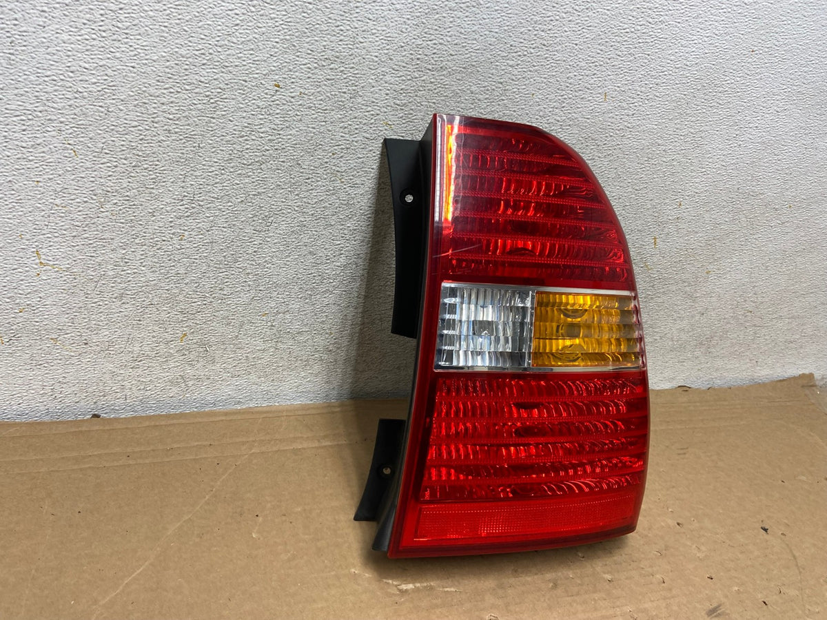 2005 to 2007 Kia Sportage Right Passenger Side RH Side Tail Light AH8323 LK1