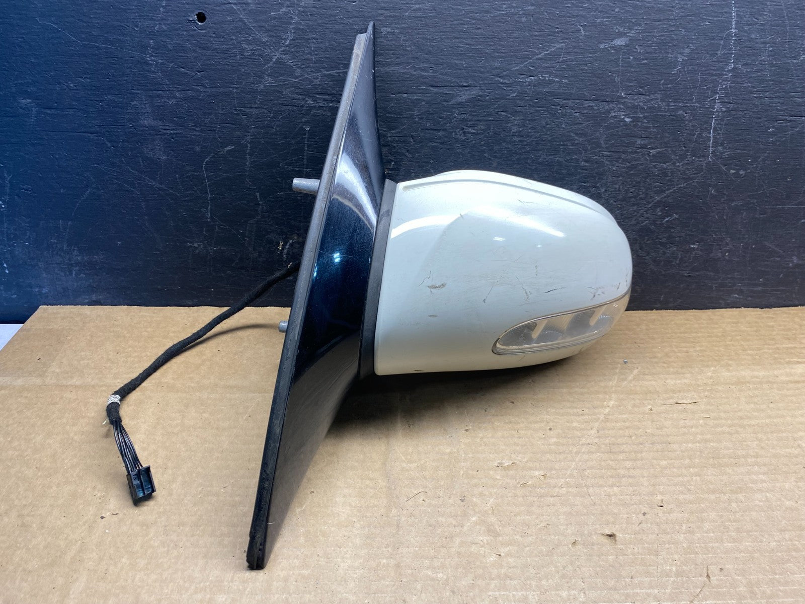 2006-2010 Mercedes-Benz R-Class R350 R500 Left Driver Door Mirror AD9705 DW0