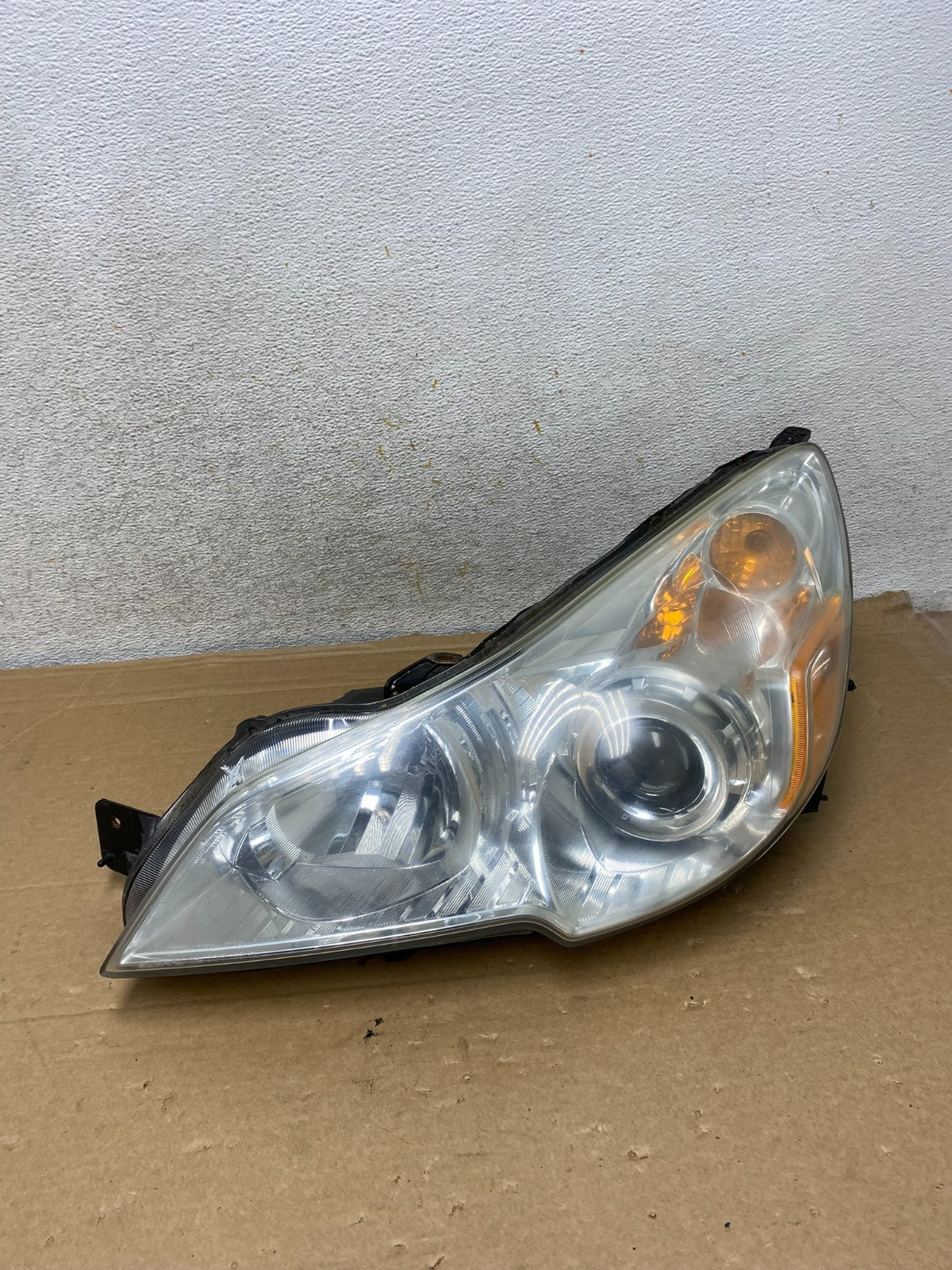 2010 2011 2012 Subaru Legacy Outback Left Driver Halogen Headlight AH8258 DW0
