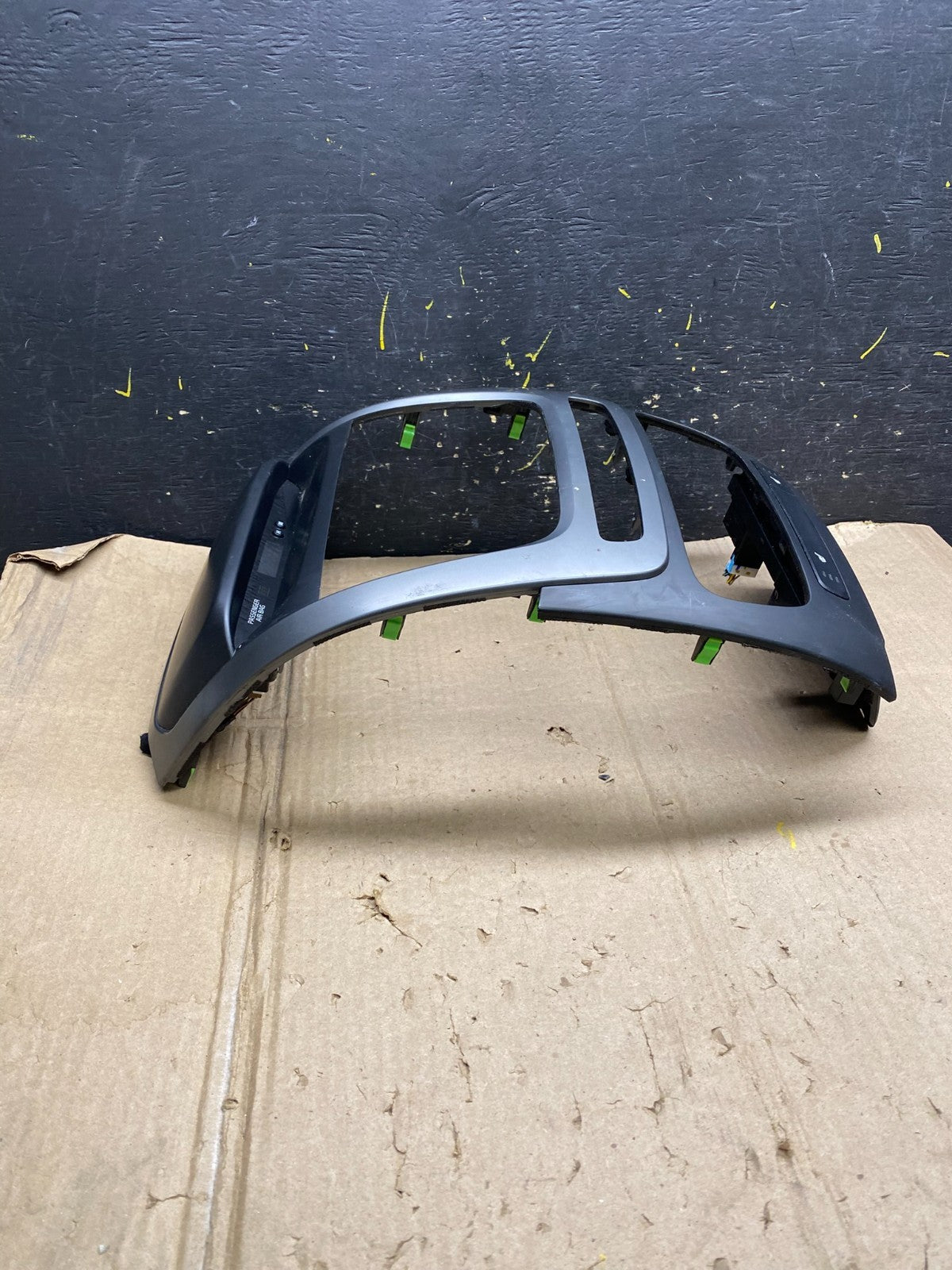2014 2015 Kia Sorento Center Radio Climate Control Clock Trim Heat Seat X5827 DG2