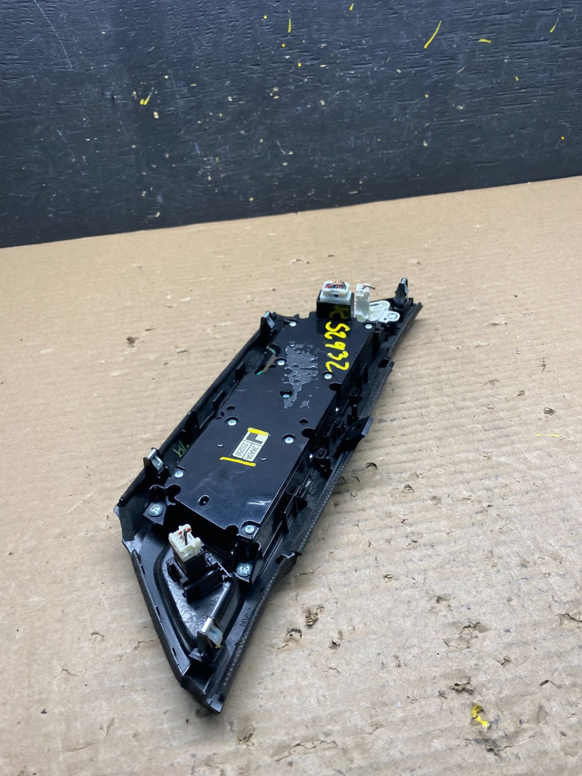 2013 to 2015 Nissan Pathfinder Information Display Control OEM S2932 DG3
