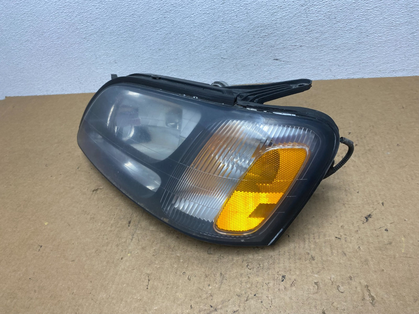 2001-2004 Subaru Legacy Outback Left Driver Lh Side Headlight AC3483 DW1