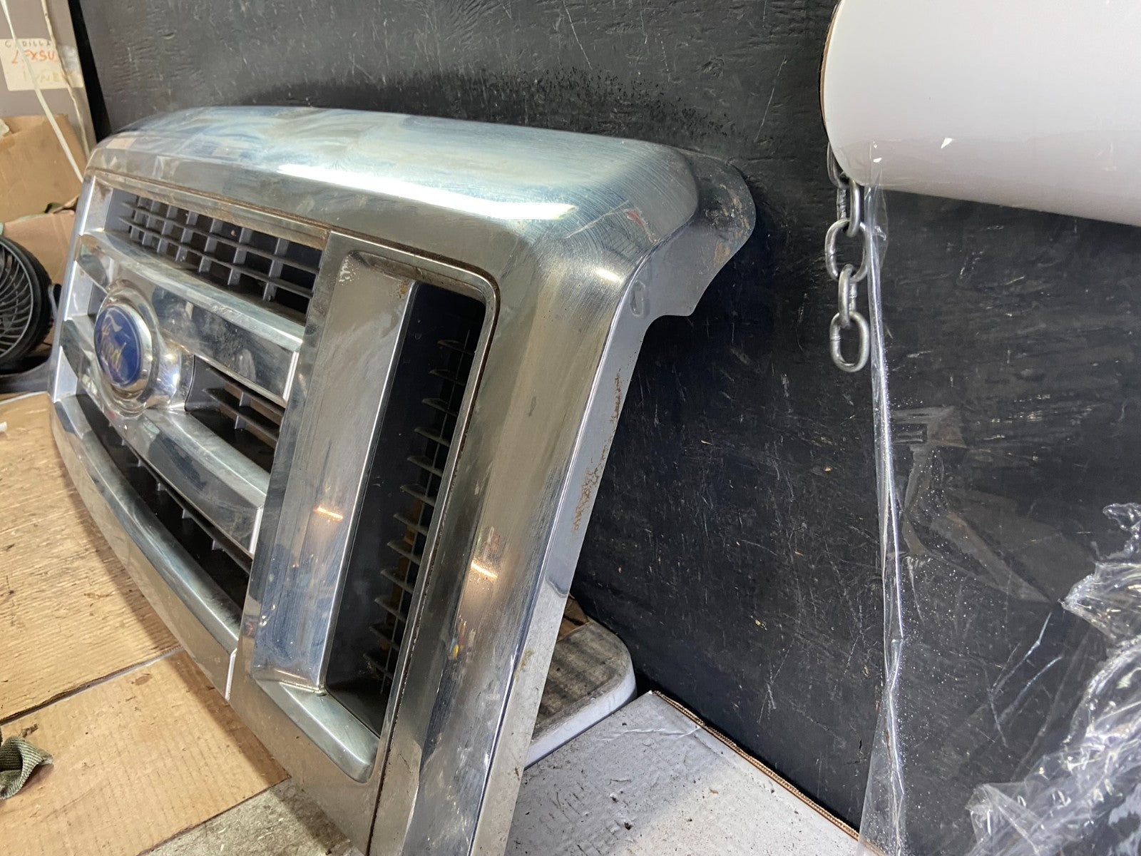 2008 to 2014 Ford Econoline E150 E250 Front Upper Chrome Grill Grille Q3363 DG1