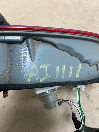 2005-2010 Toyota Avalon Left Driver LH Side Tail Light Inner AI1111 LK6