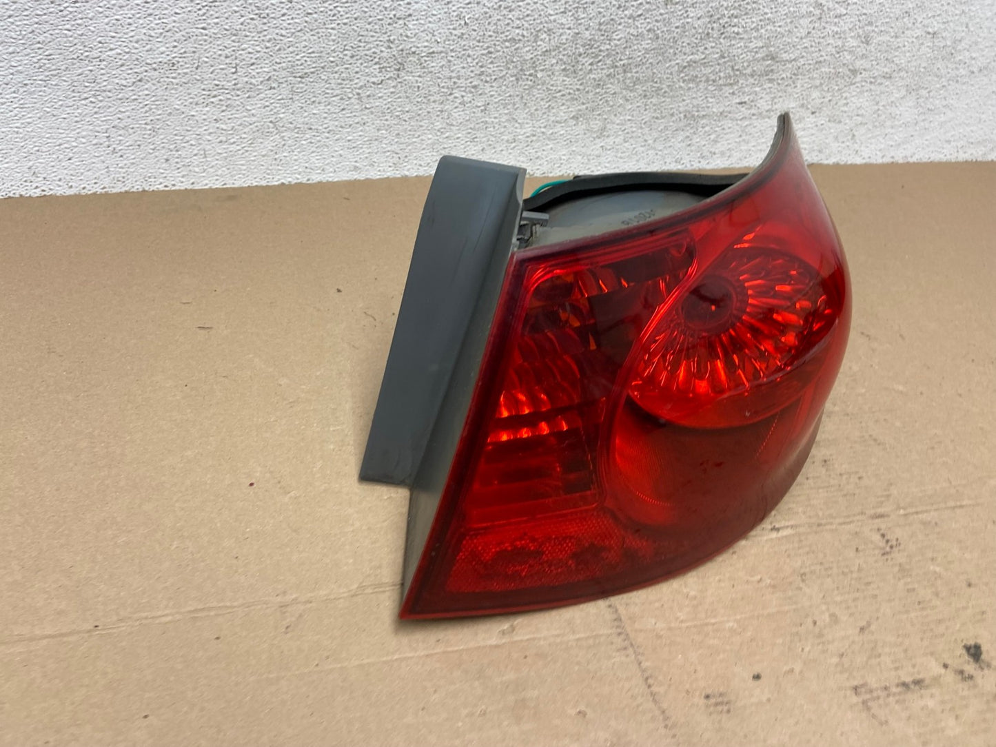 2007 to 2010 Hyundai Elantra Sedan Right Passenger Side Tail Light AF4444 LK2