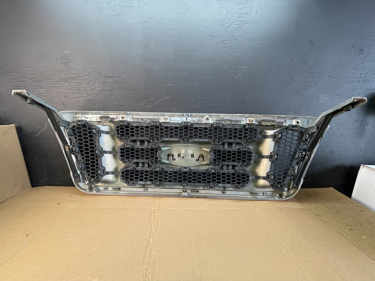 2004 to 2008 Ford F150 F-150 Front Upper Grill Grille ac5281 DG5