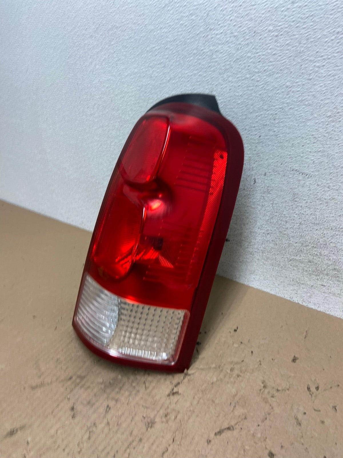 2005 - 2009 Pontiac Montana / Uplander Right Passenger Tail Light AE8848 LK1