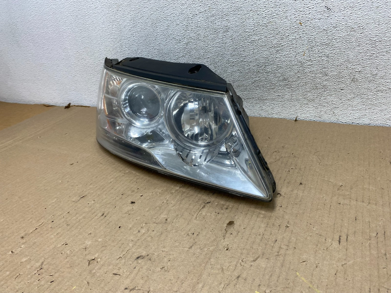 2009 to 2010 Hyundai Sonata Right Passenger RH Side Headlight Halogen AG8013 DW2