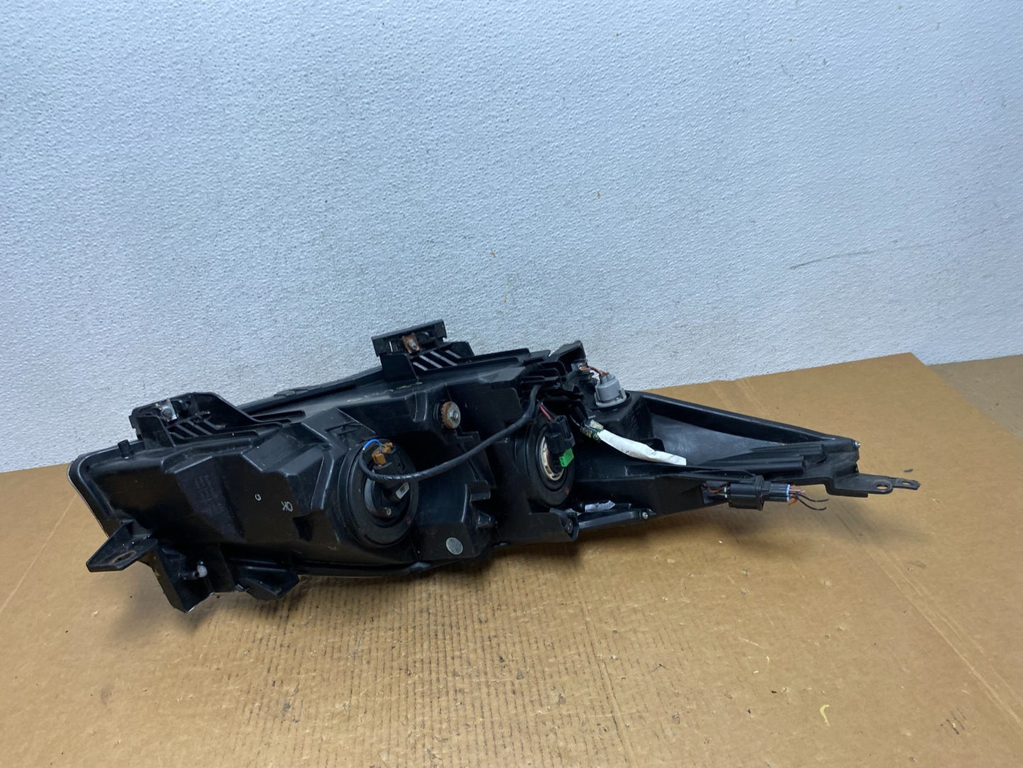 2010 - 2013 Mazda 3 Halogen Left Driver Halogen Headlight AE0375 DW5