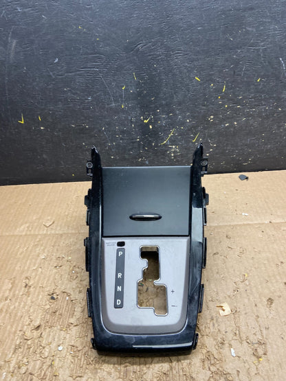 2011 - 2013 Hyundai Elantra Shifter Bezel Center Console Storage Oem v7723 DG0