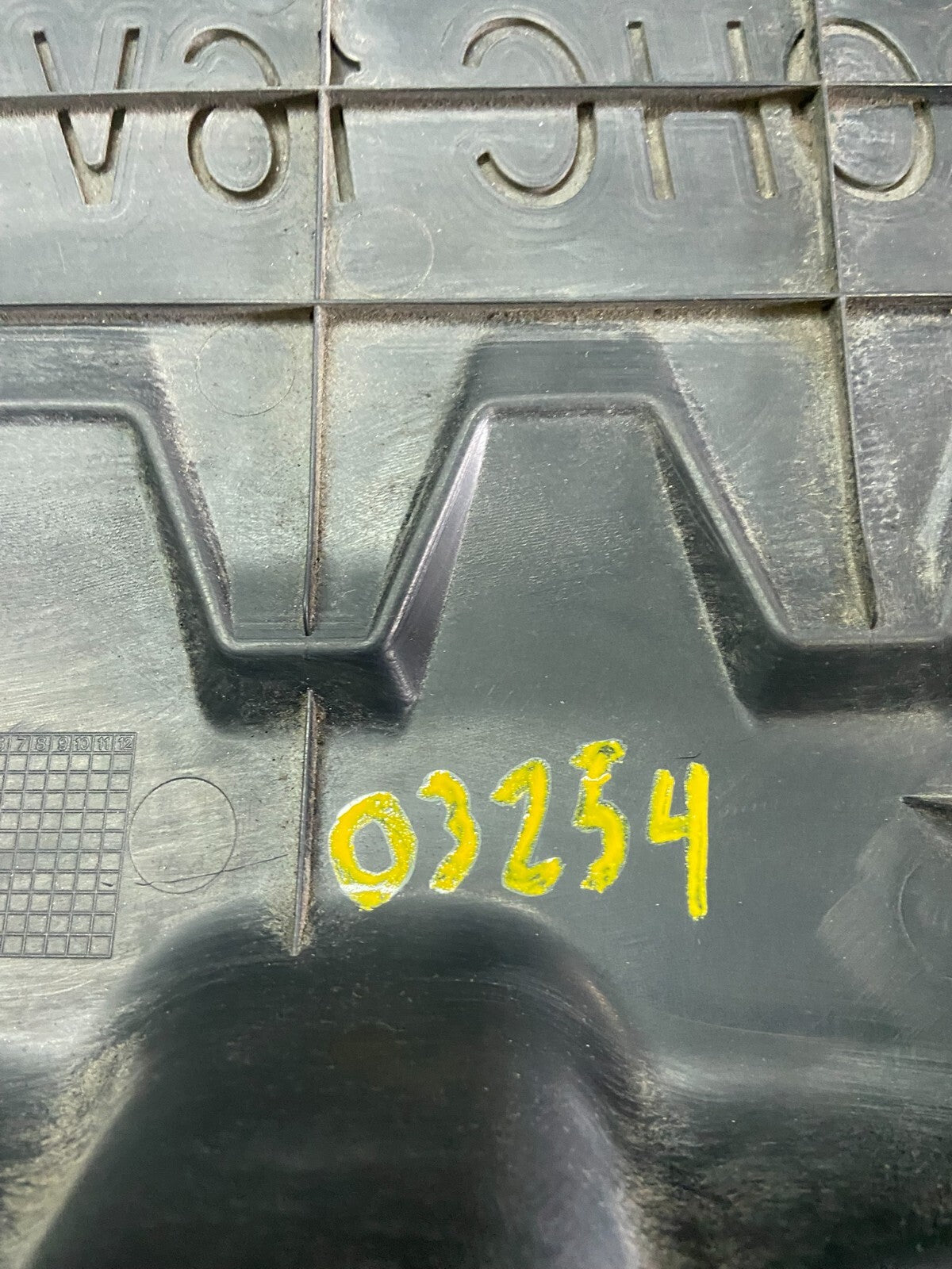 2009 2010 2011 Kia Rio Rio5 Front Engine Motor Cover O3254 PS9