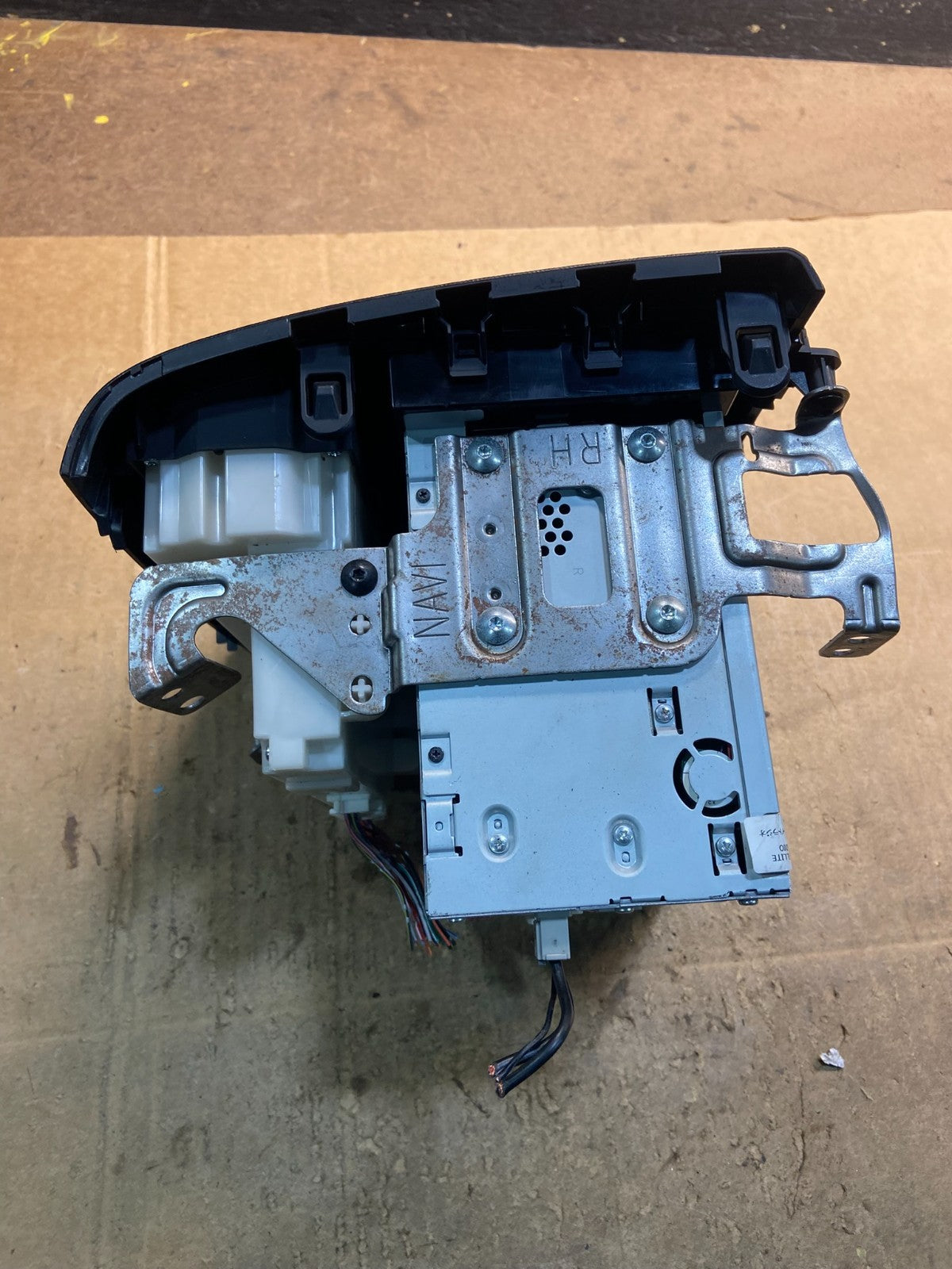 2011 to 2013 Nissan Altima Radio Cd Mp3 Player AUX Port Climate Control Y4189 DG1