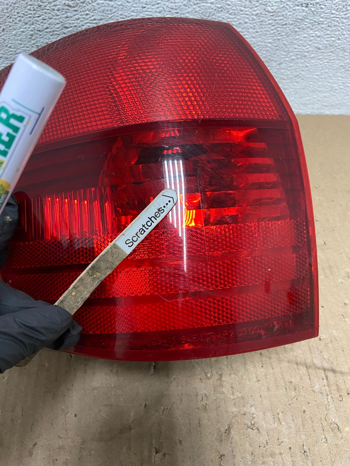 2004 to 2005 Toyota Sienna Left Driver LH Side Tail Light AD7795 LK3