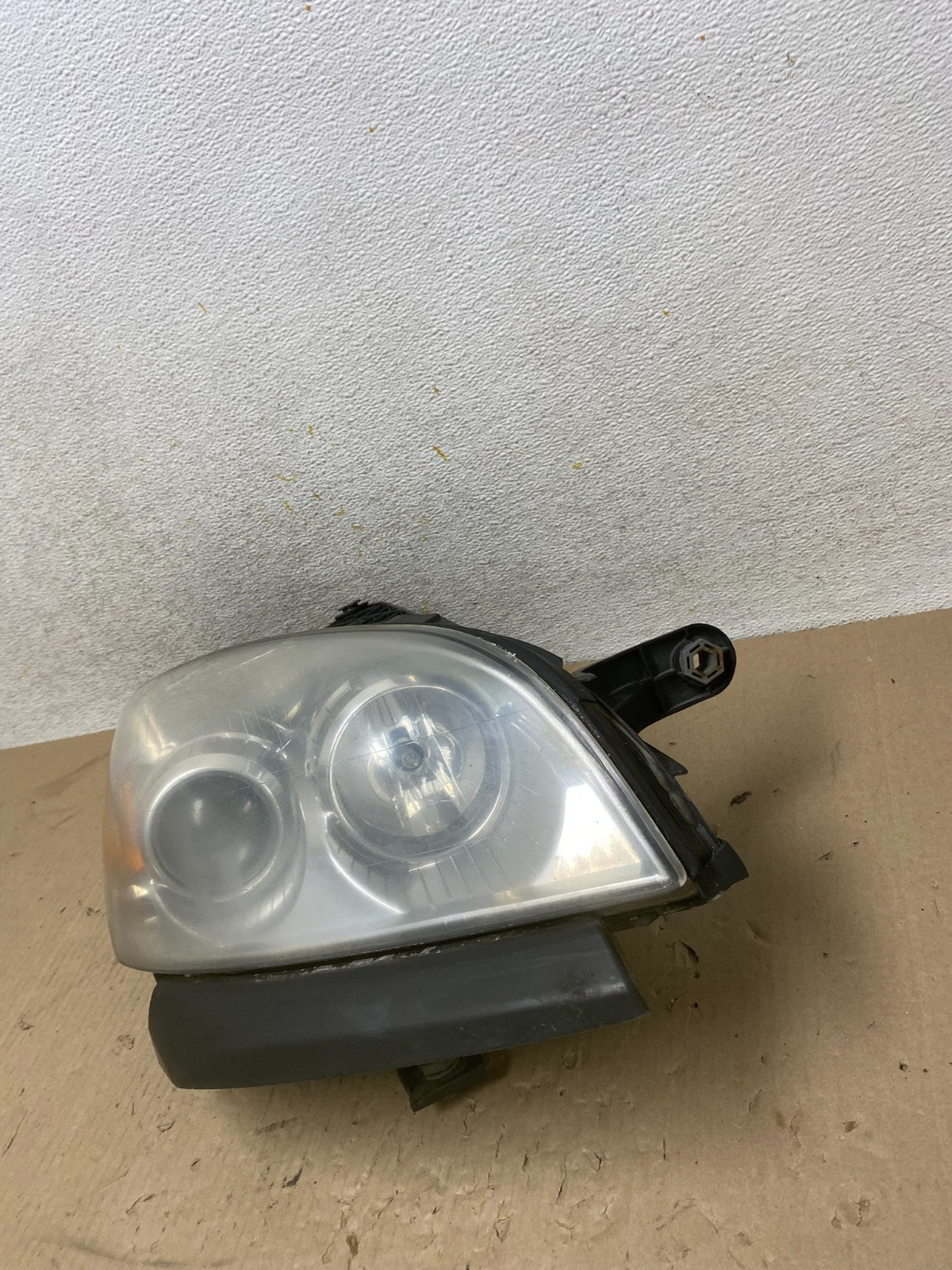 2007 to 2010 Saturn Outlook Right Passenger RH Halogen Headlight AH6881 DW1