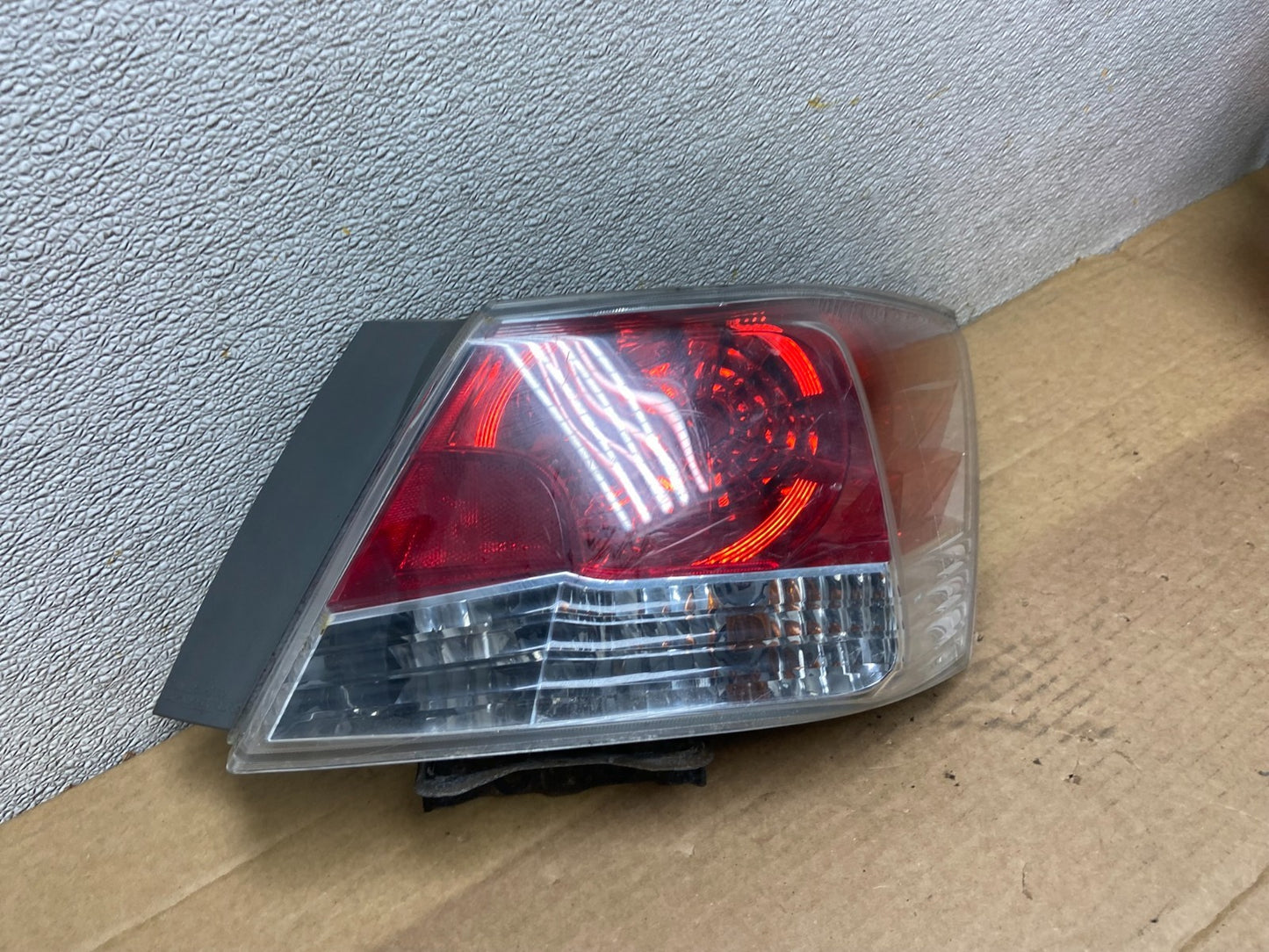 2008 to 2012 Honda Accord Sedan Tail light Right Passenger RH Side AB5054 DW2