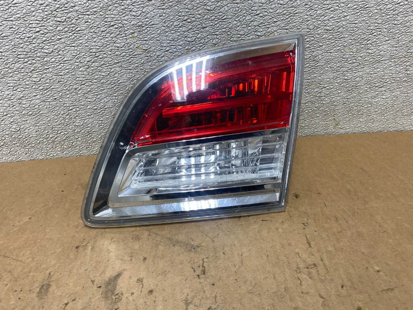 2007 2008 2009 Mazda Cx-9 Right Passenger Rh Side Inner Tail Light Oem Z7903 DW0