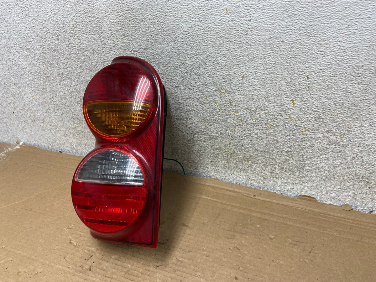 2002 2003 2004 Jeep Liberty Left Driver LH Side Tail Light AH8854 LK2