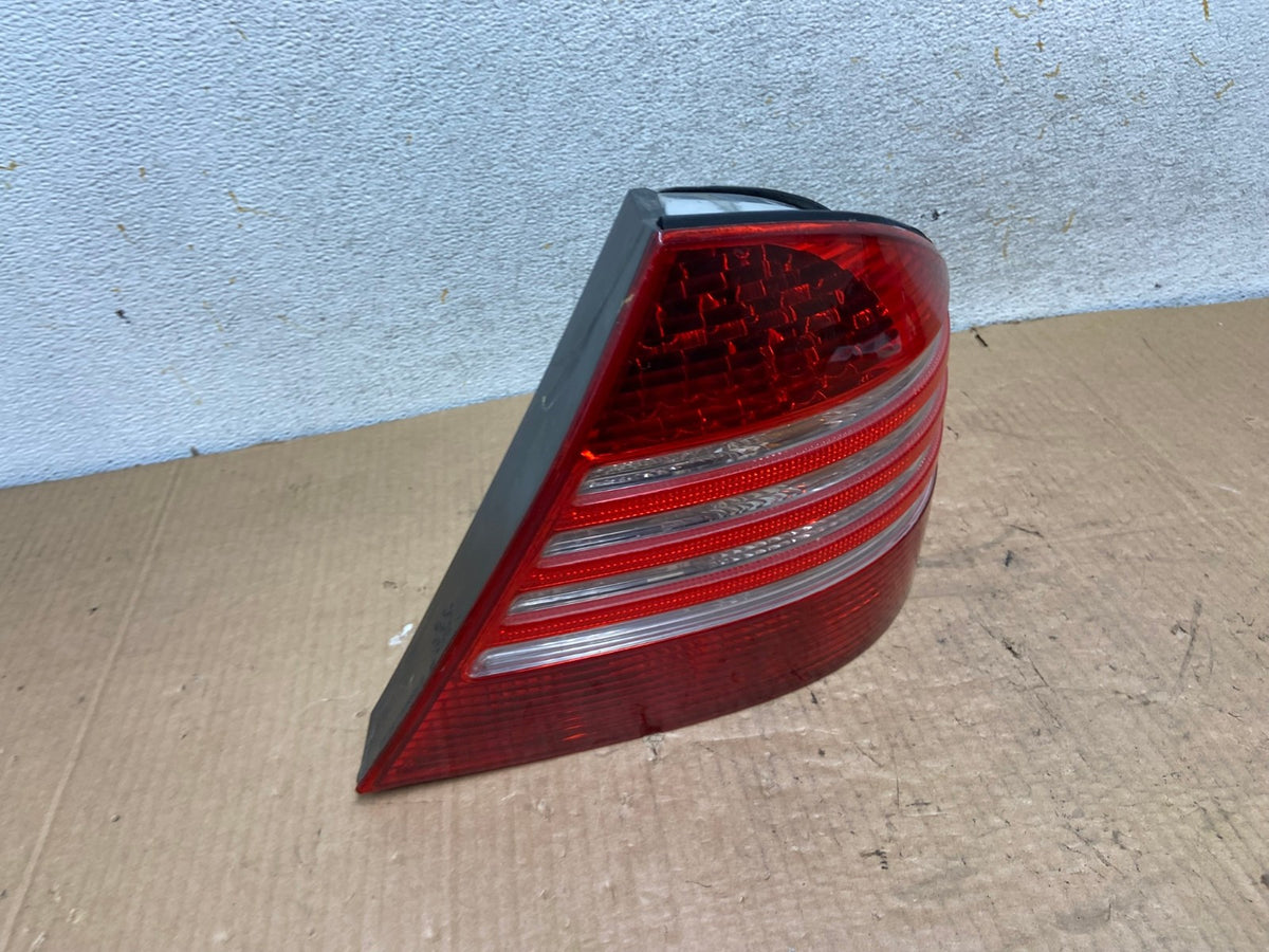 2003 to 2006 Mercedes-Benz S-Class Tail Light Right Passenger Side AI8125 LK2