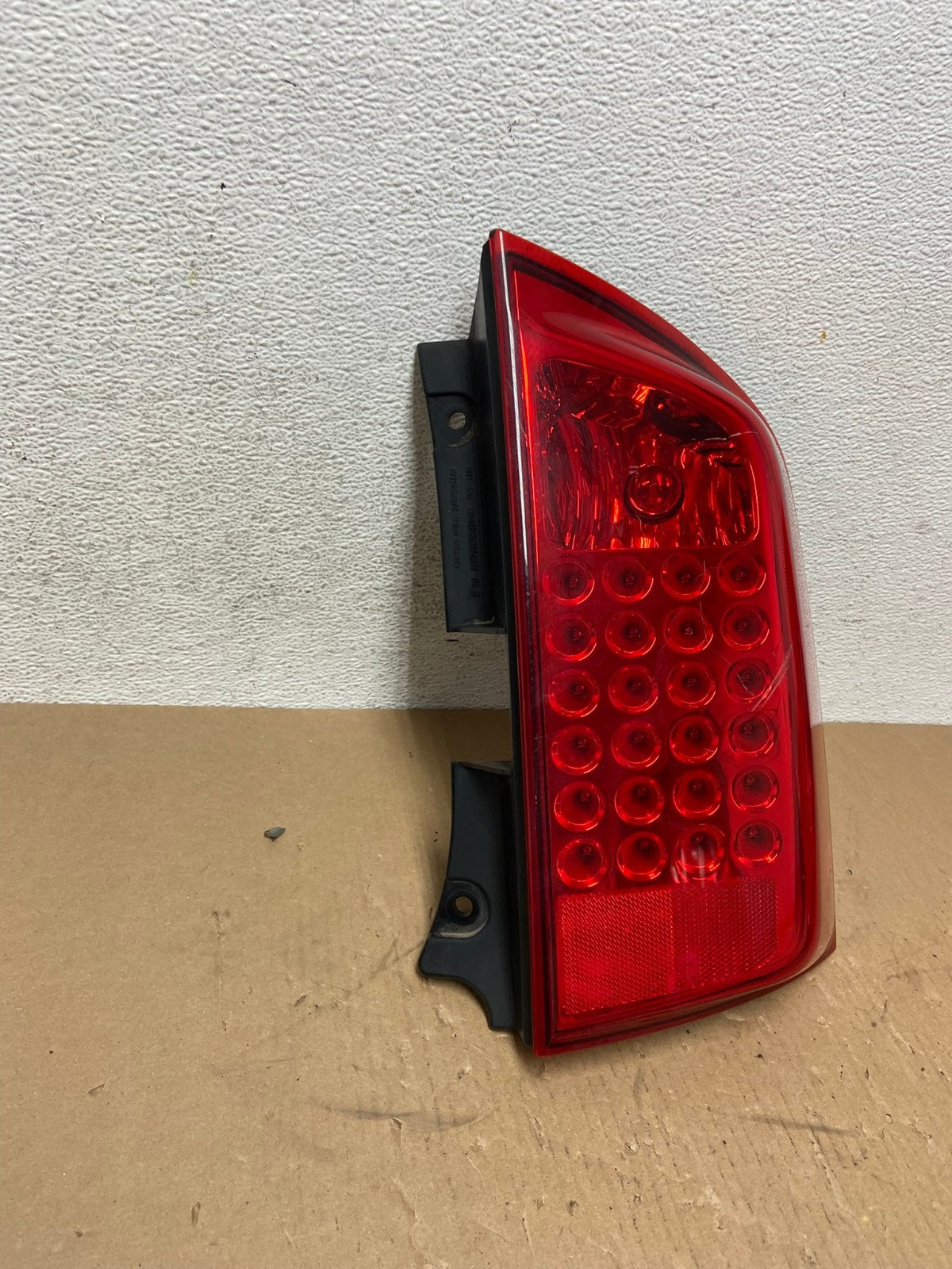 2004 to 2010 Infiniti Qx56 Right Passenger RH Side Tail Light AD7710 LK1