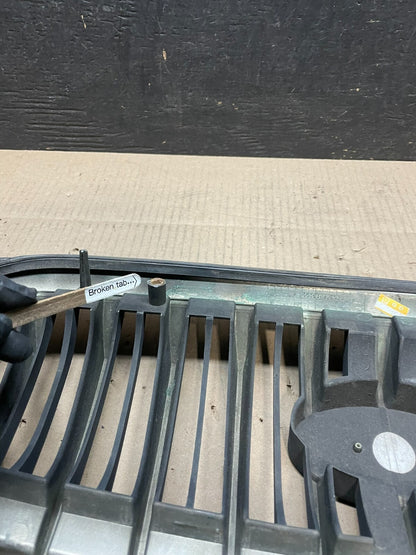 2001 to 2005 Hyundai Sonata Front Upper Grille Grill Bumper i7548 OEM DG10
